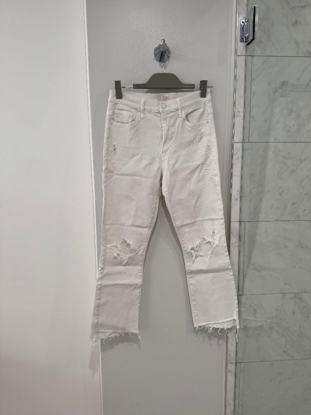 MOTHER distressed Insider Crop Step fray white jeans sz 28